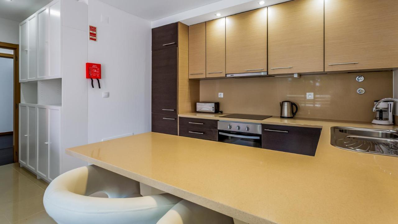 Luminous 2 Bdr Apartment W/Pool By Lovelystay Albufeira Luaran gambar