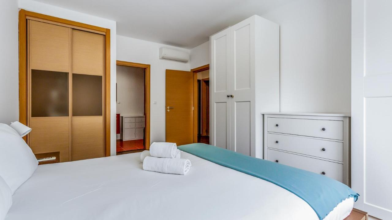 Luminous 2 Bdr Apartment W/Pool By Lovelystay Albufeira Luaran gambar